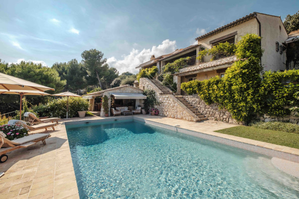 villa in Saint-Paul-de-Vence : Rent 8 bedroom stunning villa in St Paul de Vence with spacious grounds and 2 swimming pools - Photo 11