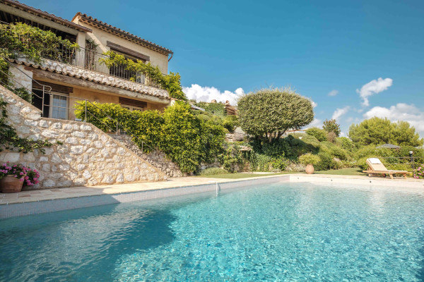 villa in Saint-Paul-de-Vence : Rent 8 bedroom stunning villa in St Paul de Vence with spacious grounds and 2 swimming pools - Photo 10