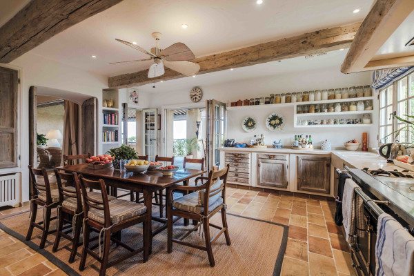 villa in Saint-Paul-de-Vence : Rent 8 bedroom stunning villa in St Paul de Vence with spacious grounds and 2 swimming pools - Photo 92