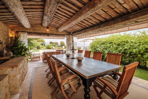 villa in Saint-Paul-de-Vence : Rent 8 bedroom stunning villa in St Paul de Vence with spacious grounds and 2 swimming pools - Photo 95