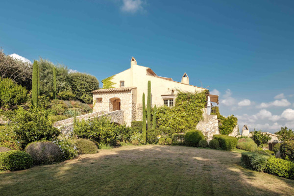 villa in Saint-Paul-de-Vence : Rent 8 bedroom stunning villa in St Paul de Vence with spacious grounds and 2 swimming pools - Photo 28