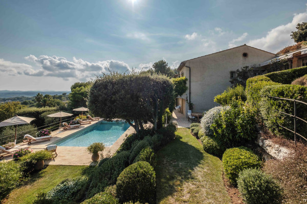 villa in Saint-Paul-de-Vence : Rent 8 bedroom stunning villa in St Paul de Vence with spacious grounds and 2 swimming pools - Photo 20