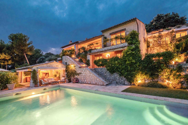 villa in Saint-Paul-de-Vence : Rent 8 bedroom stunning villa in St Paul de Vence with spacious grounds and 2 swimming pools - Photo 97
