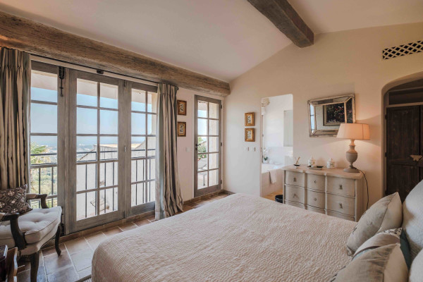 villa in Saint-Paul-de-Vence : Rent 8 bedroom stunning villa in St Paul de Vence with spacious grounds and 2 swimming pools - Photo 81