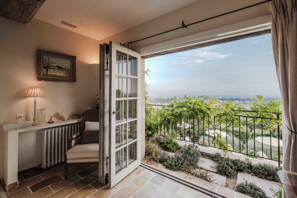 villa in Saint-Paul-de-Vence : Rent 8 bedroom stunning villa in St Paul de Vence with spacious grounds and 2 swimming pools - Photo 88