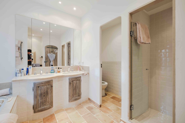 villa in Saint-Paul-de-Vence : Rent 8 bedroom stunning villa in St Paul de Vence with spacious grounds and 2 swimming pools - Photo 39