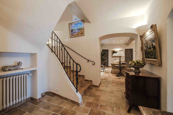villa in Saint-Paul-de-Vence : Rent 8 bedroom stunning villa in St Paul de Vence with spacious grounds and 2 swimming pools - Photo 36