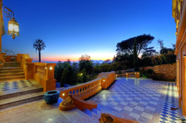 villa in Cannes : Rent Magnificent 8  bedroom Chateau styled villa in the hills of Cannes, ideal for events and large groups - Photo 26