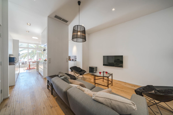 apartment in Cannes : Rent this incredible 3 bedroom apartment with panoramic views over the sea, just off the port of Cannes and a short walk to the Croisette - Photo 50