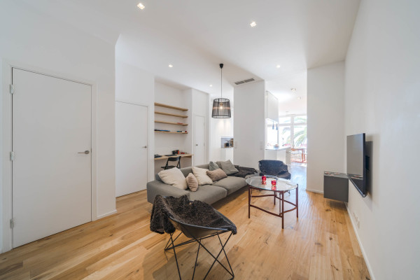 apartment in Cannes : Rent this incredible 3 bedroom apartment with panoramic views over the sea, just off the port of Cannes and a short walk to the Croisette - Photo 47