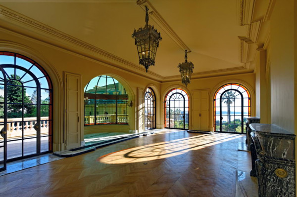 villa in Cannes : Rent Magnificent 8  bedroom Chateau styled villa in the hills of Cannes, ideal for events and large groups - Photo 25