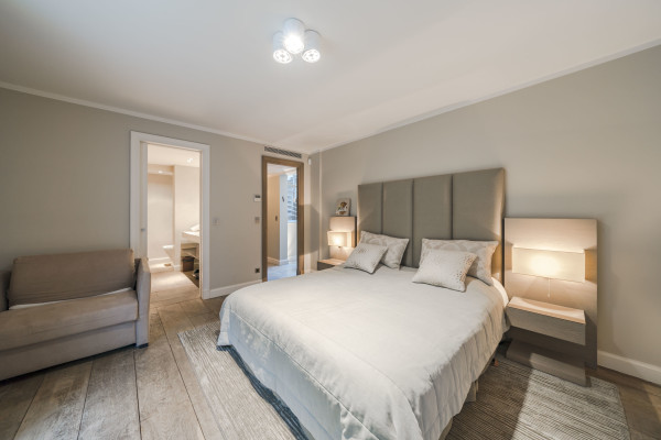 villa in Cannes : Rent Luxury 5 Bedroom Villa on the Croisette in Cannes - Photo 21