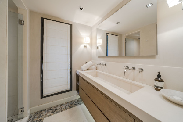villa in Cannes : Rent Luxury 5 Bedroom Villa on the Croisette in Cannes - Photo 17