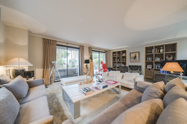 villa in Cannes : Rent Luxury 5 Bedroom Villa on the Croisette in Cannes - Photo 46