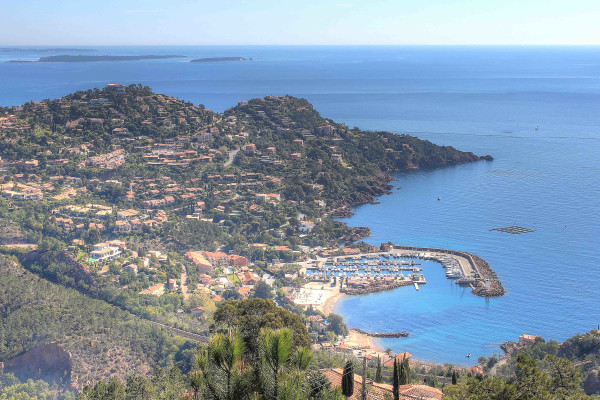 villa in Théoule-sur-Mer : Luxury 7 Bedroom Villa in Theoule sur Mer to Rent - Photo 16
