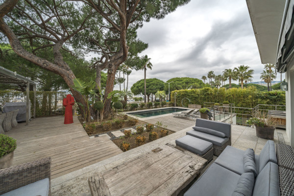 villa in Cannes : Rent Luxury 5 Bedroom Villa on the Croisette in Cannes - Photo 11