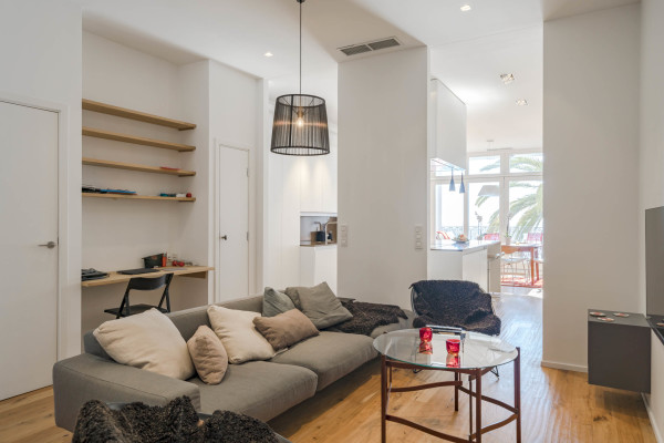 apartment in Cannes : Rent this incredible 3 bedroom apartment with panoramic views over the sea, just off the port of Cannes and a short walk to the Croisette - Photo 48