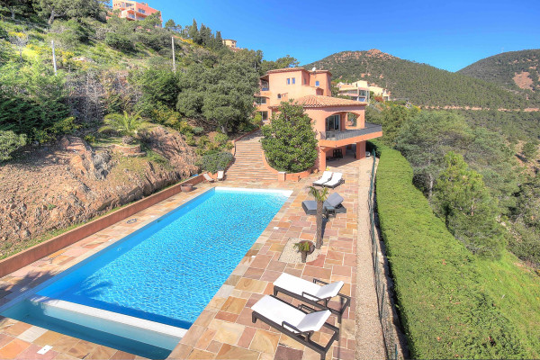 villa in Théoule-sur-Mer : Luxury 7 Bedroom Villa in Theoule sur Mer to Rent - Photo 0