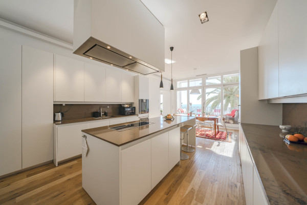 apartment in Cannes : Rent this incredible 3 bedroom apartment with panoramic views over the sea, just off the port of Cannes and a short walk to the Croisette - Photo 53