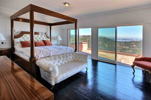 villa in Théoule-sur-Mer : Luxury 7 Bedroom Villa in Theoule sur Mer to Rent - Photo 7