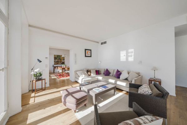 apartment in Cannes : Rent this incredible 3 bedroom apartment with panoramic views over the sea, just off the port of Cannes and a short walk to the Croisette - Photo 34