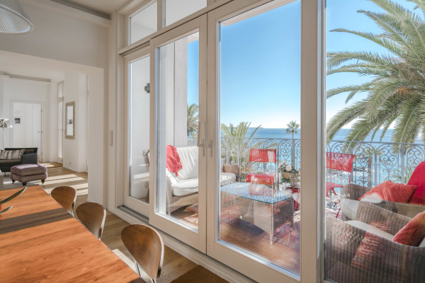 apartment in Cannes : Rent this incredible 3 bedroom apartment with panoramic views over the sea, just off the port of Cannes and a short walk to the Croisette - Photo 42