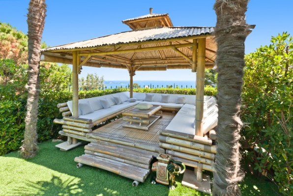 villa in Cannes : Rent modern 7 bedroom villa in the hills of Cannes with stunning sea views, large garden, cinema and easy access into Cannes - Photo 19