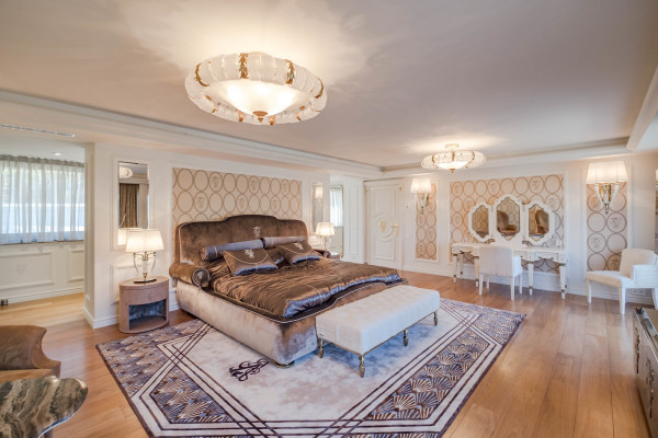 villa in Cap d'Antibes : Rent stunning 7 bedroom villa on the Cap d'Antibes with spacious gardens, pool and private beach! - Photo 86