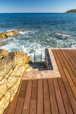villa in Cap d'Antibes : Rent stunning 7 bedroom villa on the Cap d'Antibes with spacious gardens, pool and private beach! - Photo 44