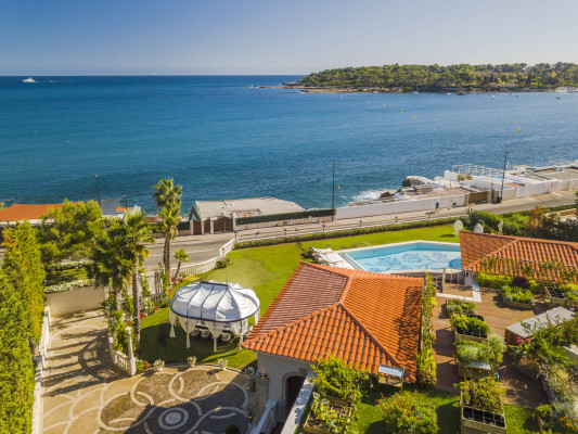 villa in Cap d'Antibes : Rent stunning 7 bedroom villa on the Cap d'Antibes with spacious gardens, pool and private beach! - Photo 12