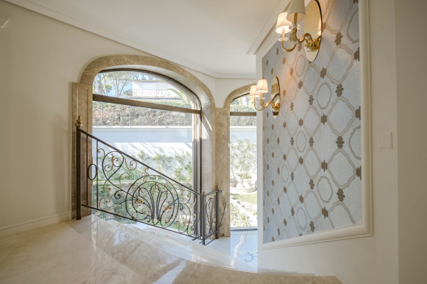 villa in Cap d'Antibes : Rent stunning 7 bedroom villa on the Cap d'Antibes with spacious gardens, pool and private beach! - Photo 87