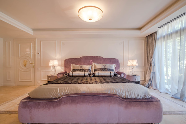 villa in Cap d'Antibes : Rent stunning 7 bedroom villa on the Cap d'Antibes with spacious gardens, pool and private beach! - Photo 94