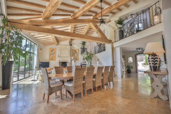 villa in Mougins : Luxury Seven Bedroom Villa to Rent in Mougins - Photo 11