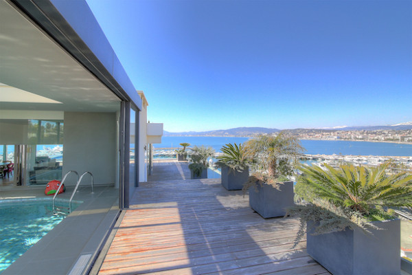 apartment in Cannes : Rent prestigious 5 bedroom penthouse on the famous Croisette with stunning sea views - Photo 11