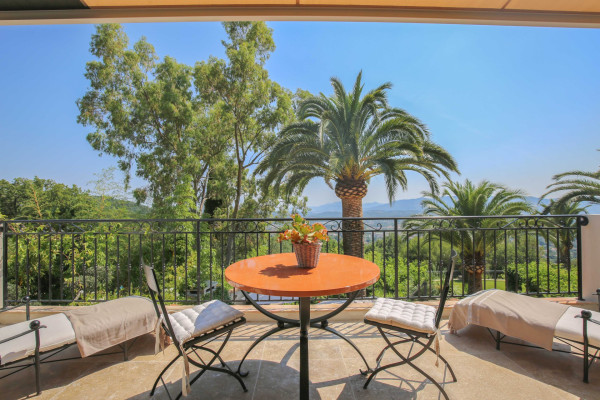 villa in Mougins : Luxury Seven Bedroom Villa to Rent in Mougins - Photo 25
