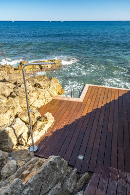 villa in Cap d'Antibes : Rent stunning 7 bedroom villa on the Cap d'Antibes with spacious gardens, pool and private beach! - Photo 42