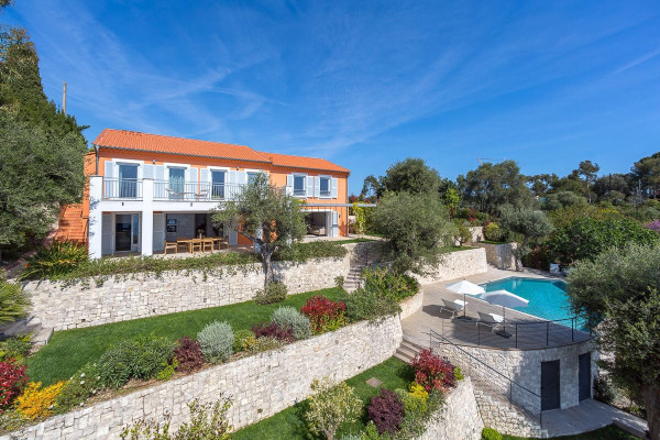 villa in Saint-Jean-Cap-Ferrat : Rent Stunning property in Beaulieu with incredible views over the Sea, Monaco and Cap d'antibes - Photo 6