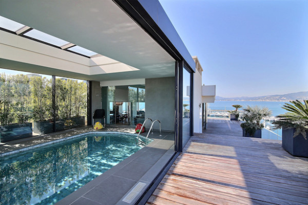 apartment in Cannes : Rent prestigious 5 bedroom penthouse on the famous Croisette with stunning sea views - Photo 13