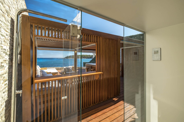 villa in Cap d'Antibes : Rent stunning 7 bedroom villa on the Cap d'Antibes with spacious gardens, pool and private beach! - Photo 51