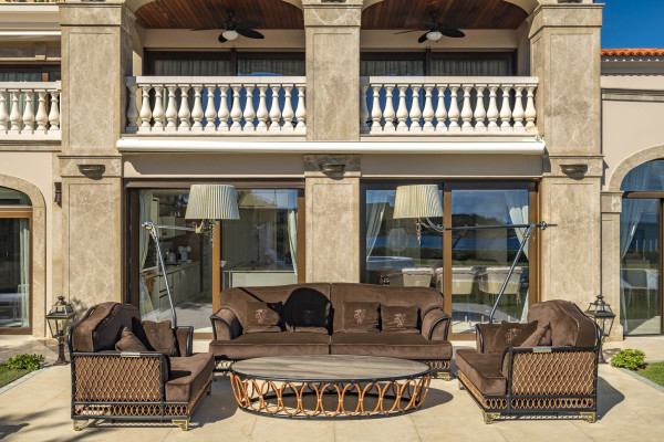 villa in Cap d'Antibes : Rent stunning 7 bedroom villa on the Cap d'Antibes with spacious gardens, pool and private beach! - Photo 80