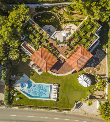 villa in Cap d'Antibes : Rent stunning 7 bedroom villa on the Cap d'Antibes with spacious gardens, pool and private beach! - Photo 14