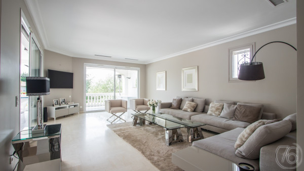 villa in Cannes : Rent 7 bedroom villa located in the hills of Cannes with quick and easy access to the beaches and the Croisette - Photo 2