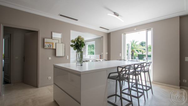 villa in Cannes : Rent 7 bedroom villa located in the hills of Cannes with quick and easy access to the beaches and the Croisette - Photo 3