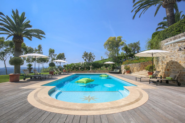 villa in Mougins : Luxury Seven Bedroom Villa to Rent in Mougins - Photo 4