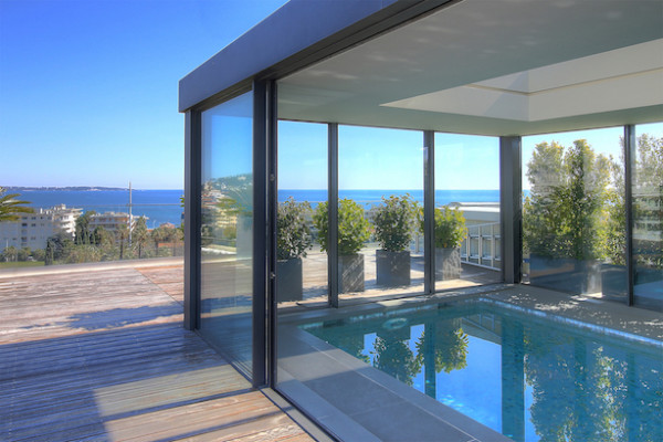 apartment in Cannes : Rent prestigious 5 bedroom penthouse on the famous Croisette with stunning sea views - Photo 10