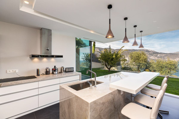 villa in Saint-Jean-Cap-Ferrat : Rent Stunning property in Beaulieu with incredible views over the Sea, Monaco and Cap d'antibes - Photo 16