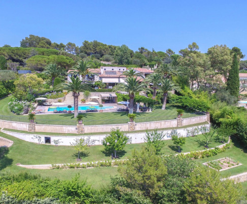 villa in Mougins : Luxury Seven Bedroom Villa to Rent in Mougins - Photo 39