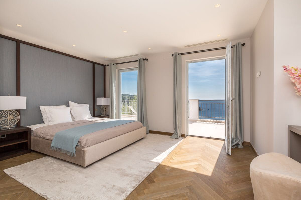 villa in Saint-Jean-Cap-Ferrat : Rent Stunning property in Beaulieu with incredible views over the Sea, Monaco and Cap d'antibes - Photo 18