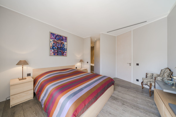 apartment in Cannes : Rent Huge penthouse on the Croisette and across the street from the Palais with panoramic views and pool on the roof - Photo 55