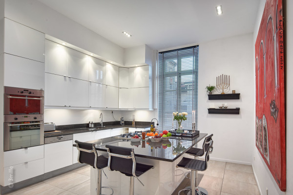 villa in Cannes : Rent gorgeous 5 bedroom villa with pool in the heart of Vallauris, Cannes with easy access to the Croisette, beaches with pool. - Photo 28